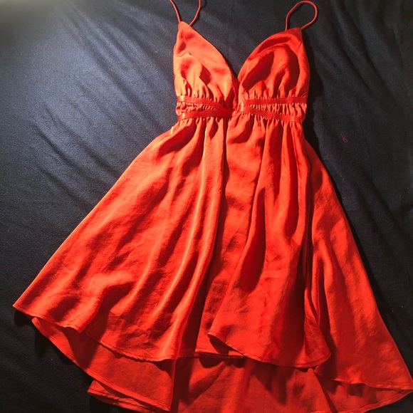 Silky red strappy dress 👗 - Picture 5 of 11